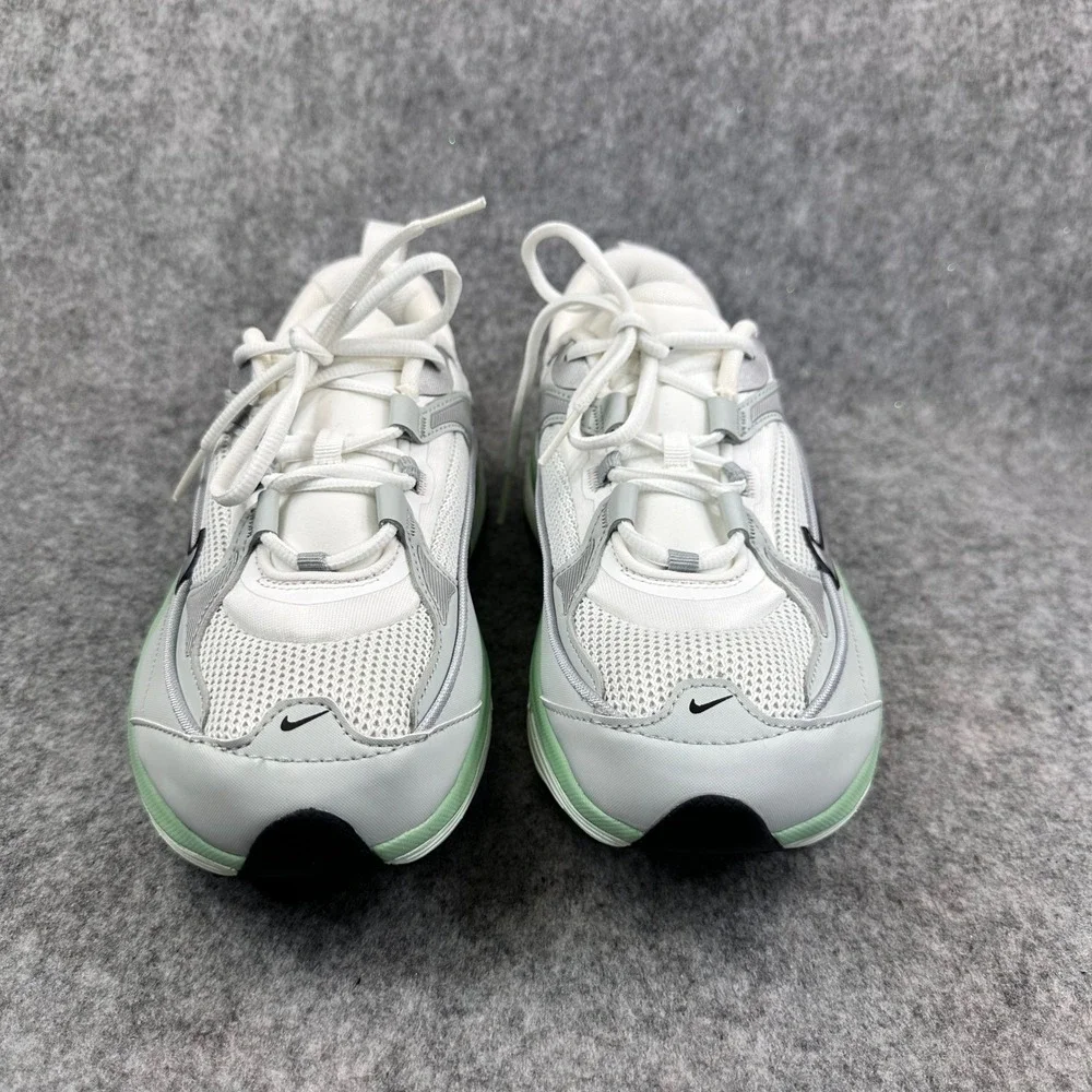 Nike Air Max Bliss Womens Size 9 Summit White Green DH5128-103 Lifestyle Sneaker